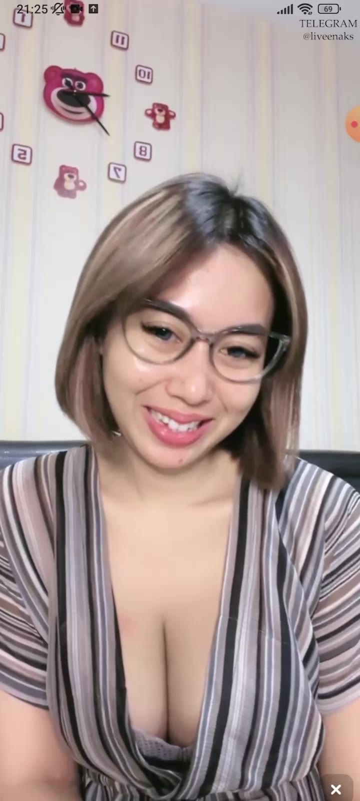 Wanita Bondol Play Toket Main Bareng Yuk Dream